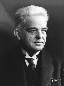 Carl Nielsen 1931.jpg