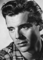 Dirk Bogarde.jpg